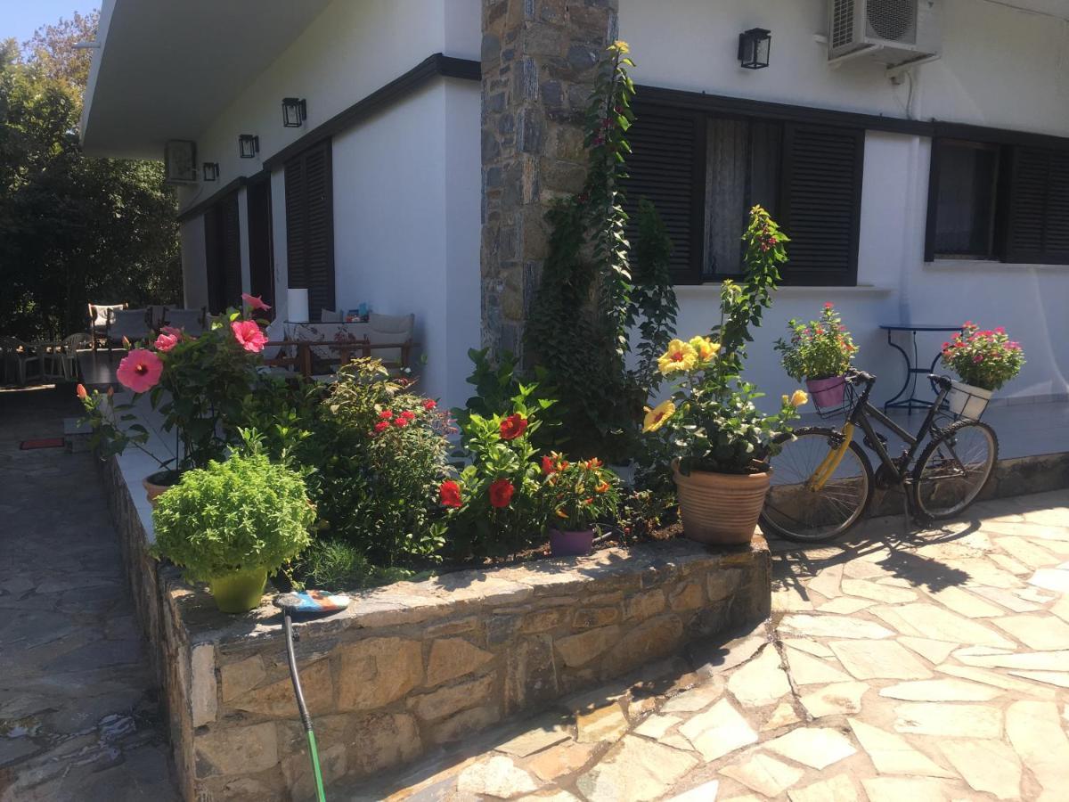 Apartamento Eratous Seaside House Varnavas Exterior foto
